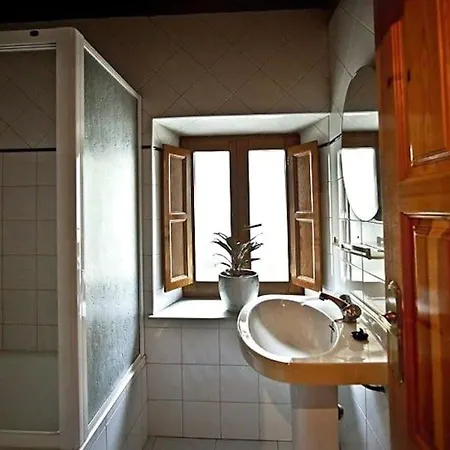 Casa Rural “la Pena Del Alba” Poo (Cabrales)